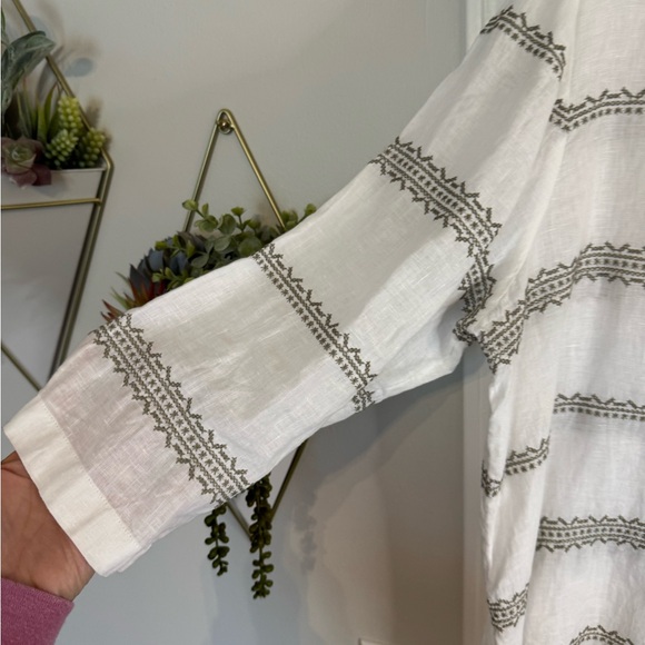 H. Jill Embroidered Linen Tunic Top - Picture 2 of 7